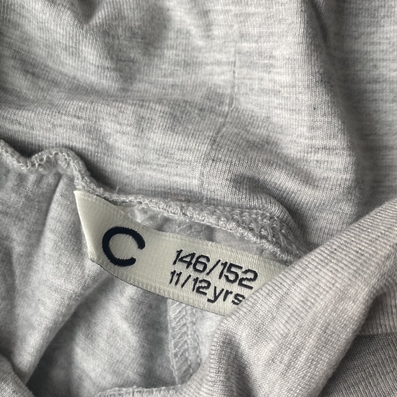 Like new! Cropped cotton stretchy pants - size 11-12 - Picture 2 of 2